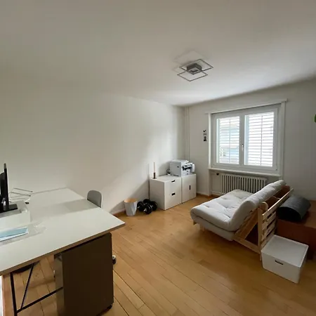 Stylish 3-room Altbau Flat Balcony & Office